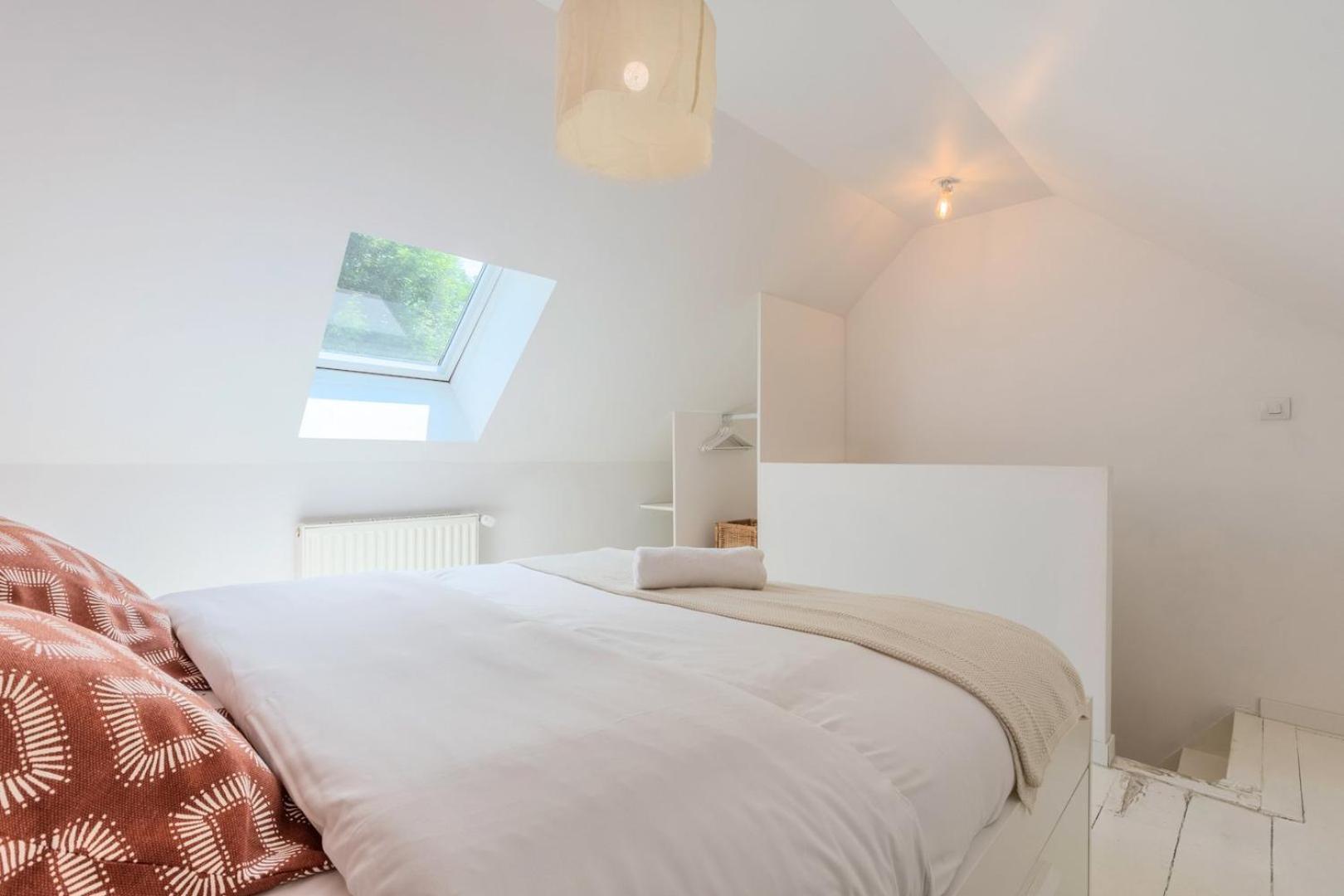 2 Bedroom House W/ Terrace, Near Train Stations & Metro Rijsel Buitenkant foto